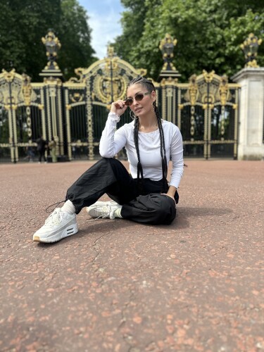 Miranda Harrison Profile