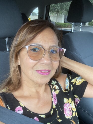 Yanitza Meza-Sainlar Profile