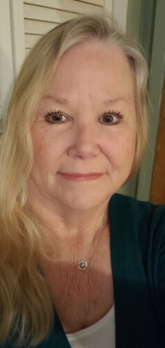 Leslie Glass Profile