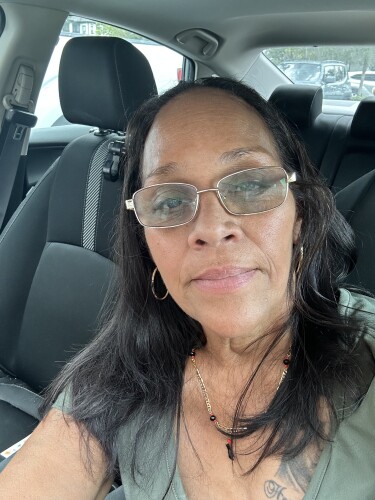 Elizabeth Crux Profile