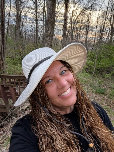 Amy Leonard Profile