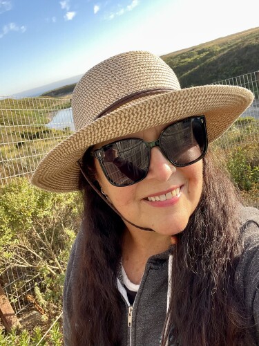 Gloria Susan Howell Profile