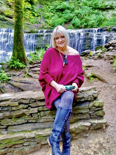 Laura Arthur Profile